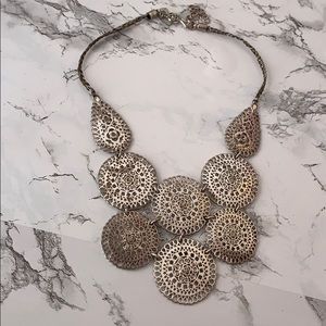 Silver metallic necklace